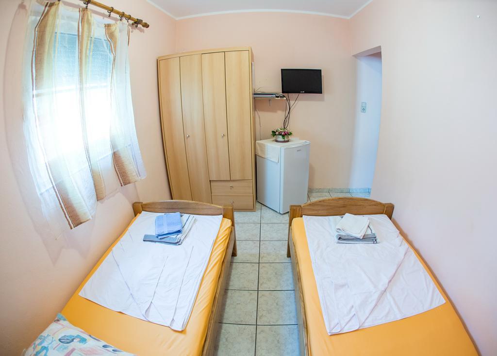 Guest House Almond Bečići Esterno foto