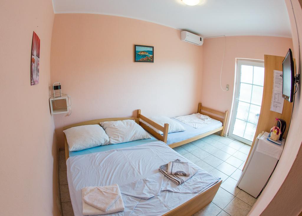Guest House Almond Bečići Esterno foto