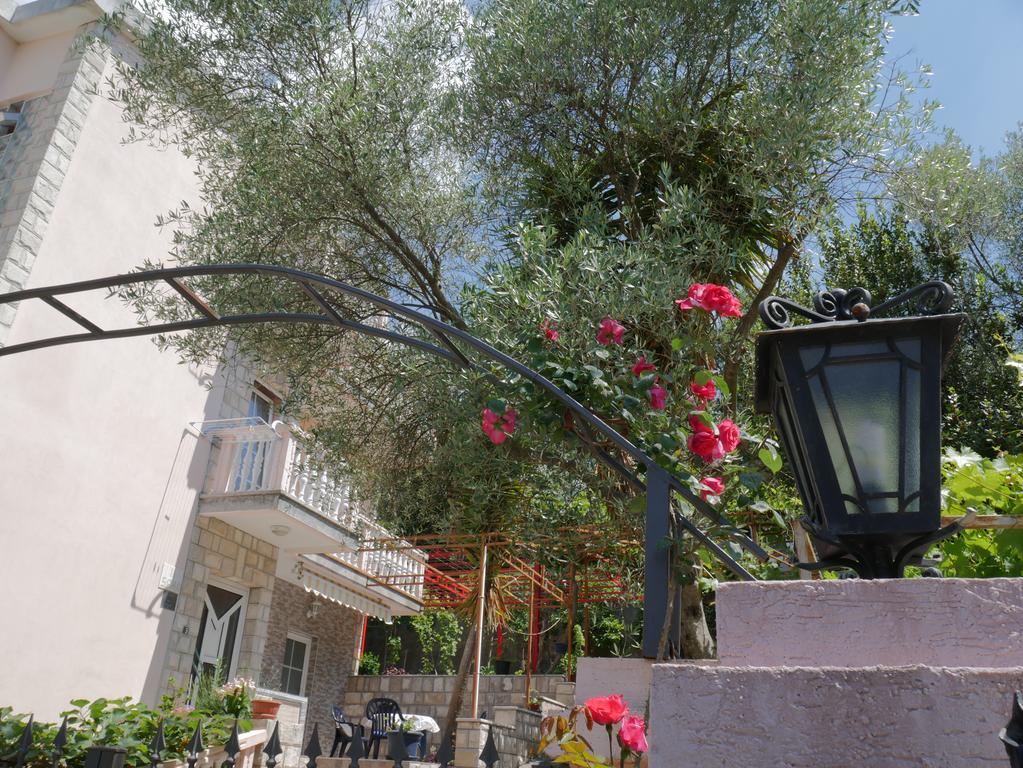 Guest House Almond Bečići Esterno foto